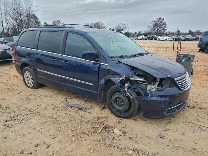 Photo 4 from auction – 2015 CHRYSLER TOWN & COU with VIN 2C4RC1BG1FR696221