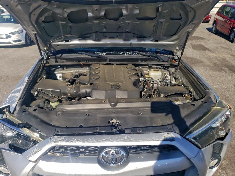 Photo 12 from auction – 2014 TOYOTA 4RUNNER SR with VIN JTEBU5JR9E5194654