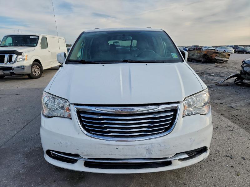 Photo 5 from auction – 2015 CHRYSLER TOWN & COU with VIN 2C4RC1BG3FR577585