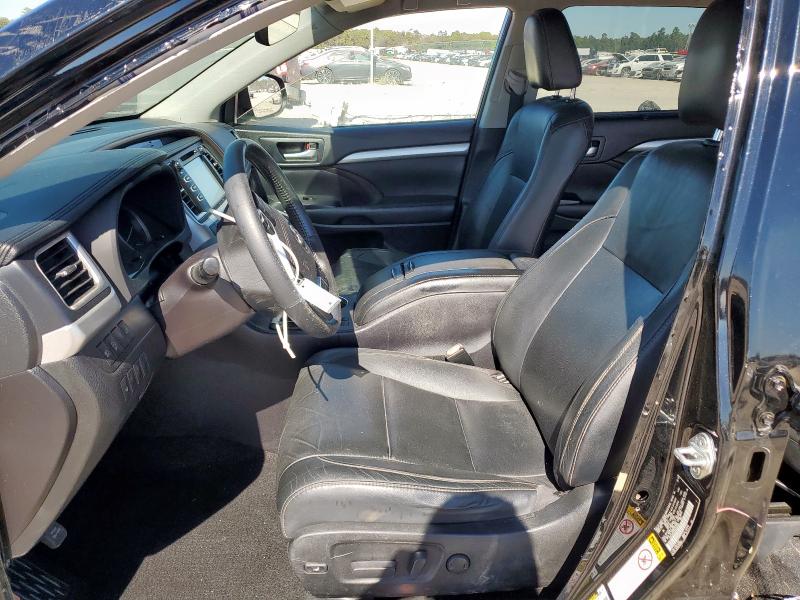Photo 7 from auction – 2017 TOYOTA HIGHLANDER with VIN 5TDJZRFH1HS453080