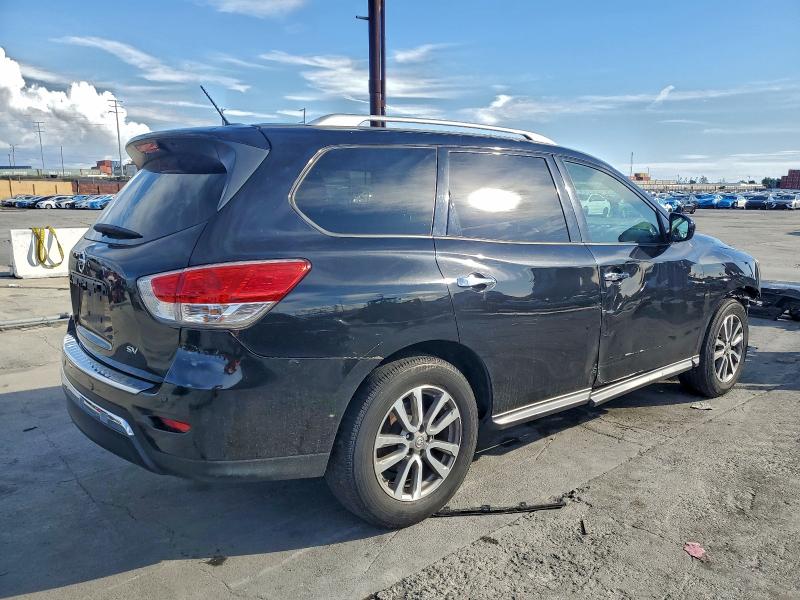 Photo 3 from auction – 2015 NISSAN PATHFINDER with VIN 5N1AR2MN4FC675395