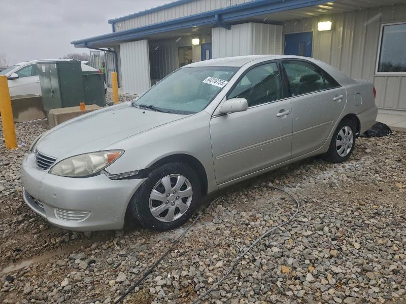 TOYOTA CAMRY LE 2005 with VIN 4T1BE30K85U521251 - Photo from auction