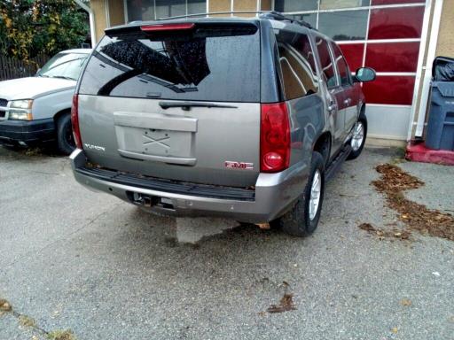 Photo 4 from auction – 2007 GMC YUKON with VIN 1GKFC13J77J325555