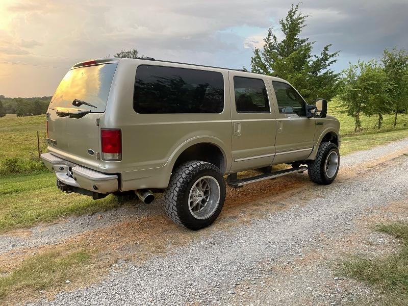Photo 4 from auction – 2005 FORD EXCURSION with VIN 1FMSU43P45ED43316