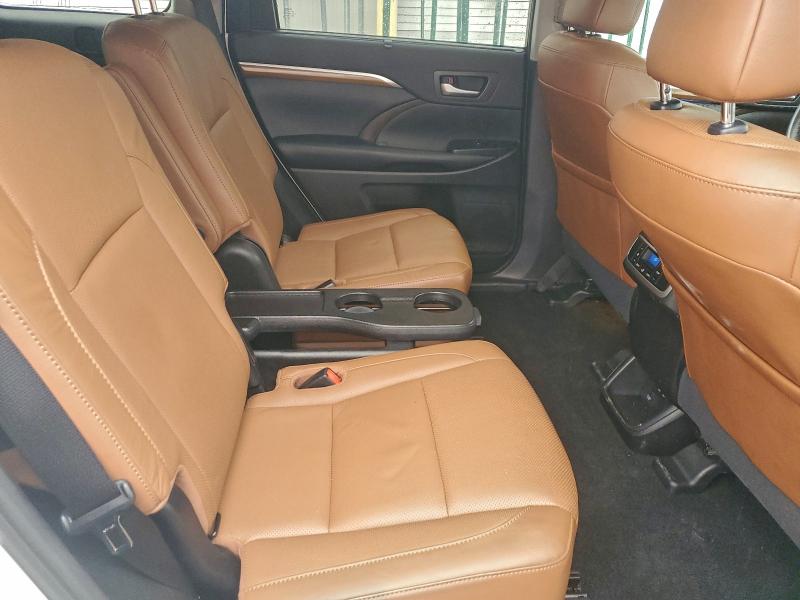 Photo 11 from auction – 2019 TOYOTA HIGHLANDER with VIN 5TDDZRFH4KS724153