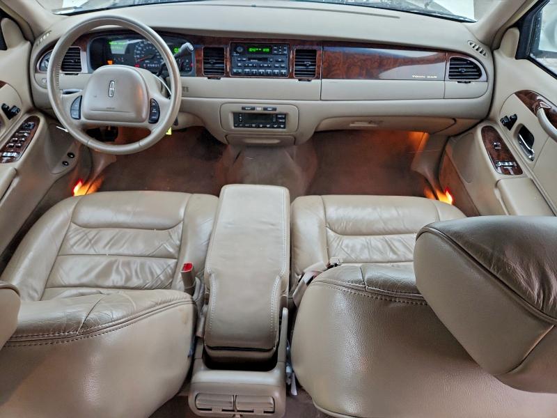 Photo 8 from auction – 2000 LINCOLN TOWN CAR E with VIN 1LNHM81W7YY869664