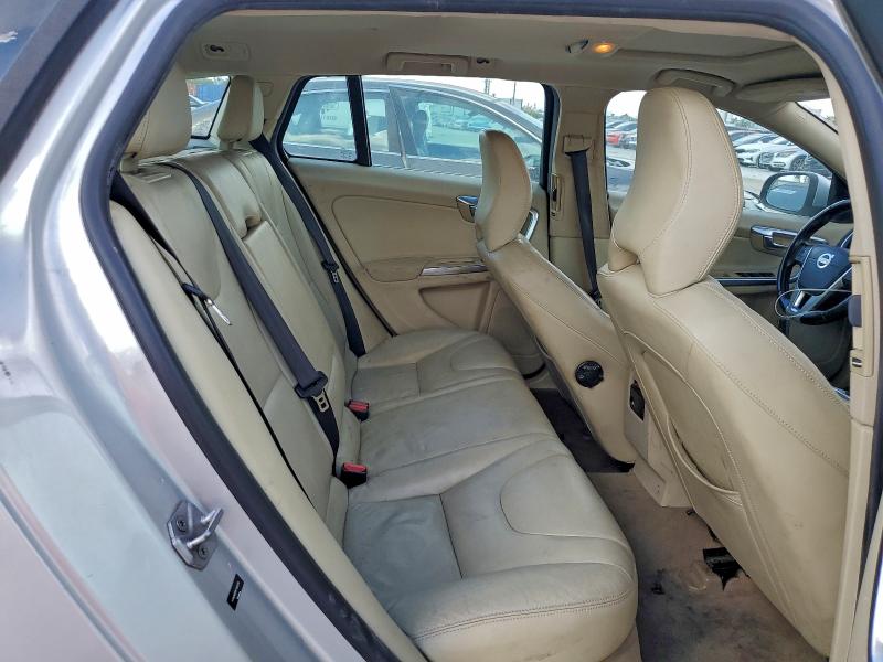 Photo 10 from auction – 2015 VOLVO V60 PLATIN with VIN YV140MED8F1203316