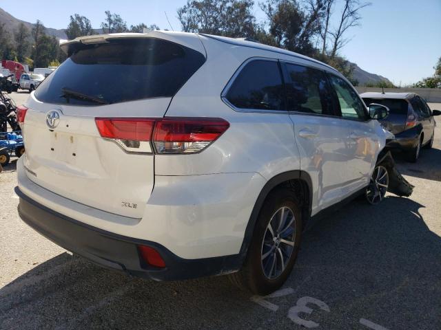 Photo 3 from auction – 2019 TOYOTA HIGHLANDER with VIN 5TDKZRFH2KS562546