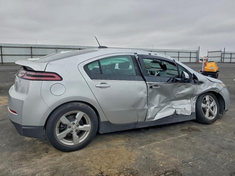 Photo 3 from auction – 2015 CHEVROLET VOLT with VIN 1G1RB6E40FU108631