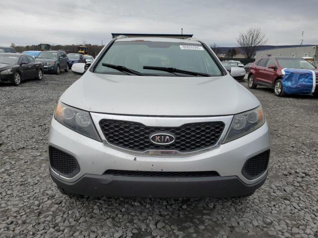 Photo 5 from auction – 2013 KIA SORENTO LX with VIN 5XYKTDA2XDG319283