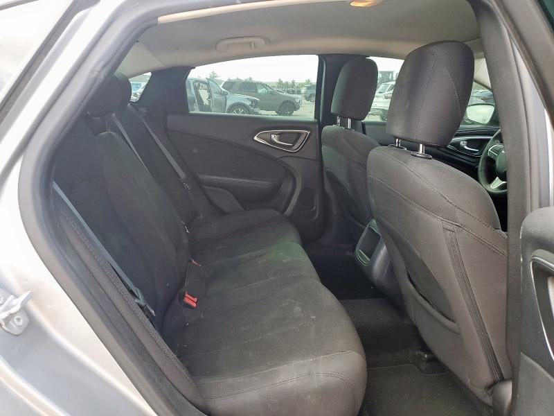 Photo 10 from auction – 2015 CHRYSLER 200 LIMITE with VIN 1C3CCCAB8FN730003