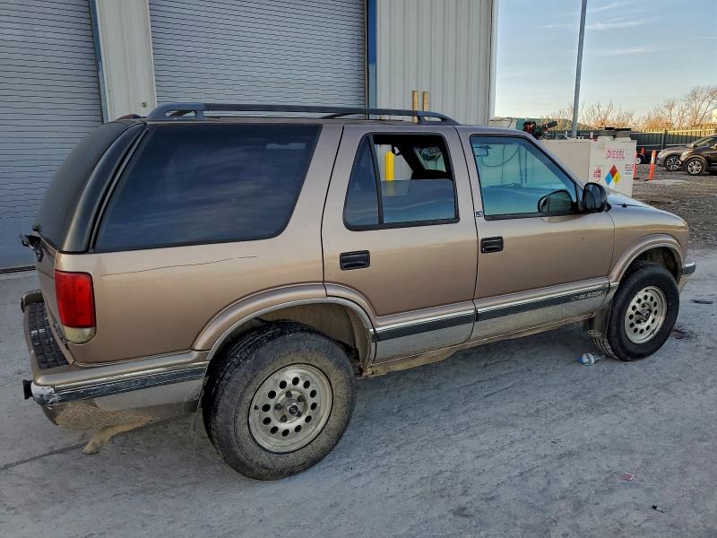 Photo 3 from auction – 1997 CHEVROLET BLAZER with VIN 1GNDT13W8V2193595