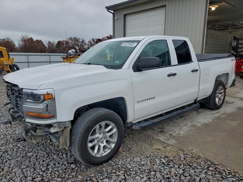 CHEVROLET SILVERADO 2018 with VIN 1GCVKNEC0JZ310243 - Photo from auction