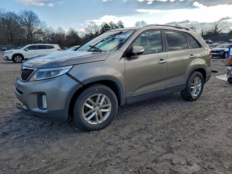 Photo 1 from auction – 2015 KIA SORENTO LX with VIN 5XYKTDA76FG630577