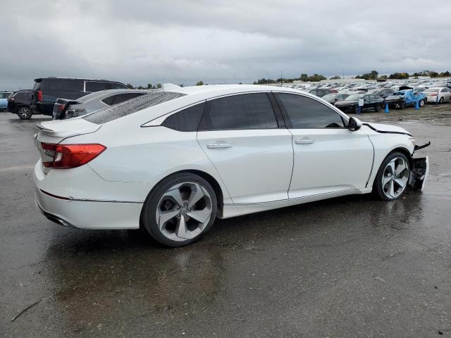 Photo 3 from auction – 2018 HONDA ACCORD with VIN 1HGCV1F92JA194604