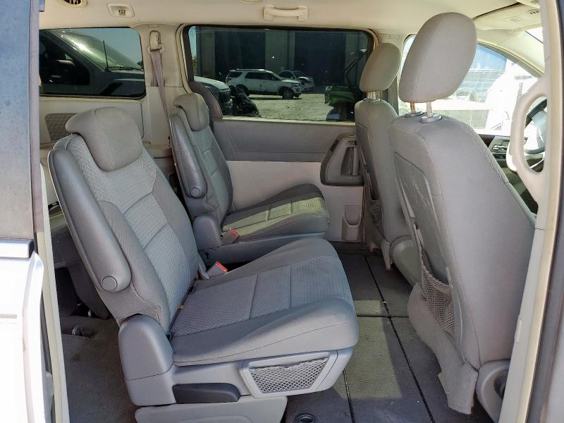 Photo 11 from auction – 2010 CHRYSLER TOWN & COU with VIN 2A4RR5D13AR249469