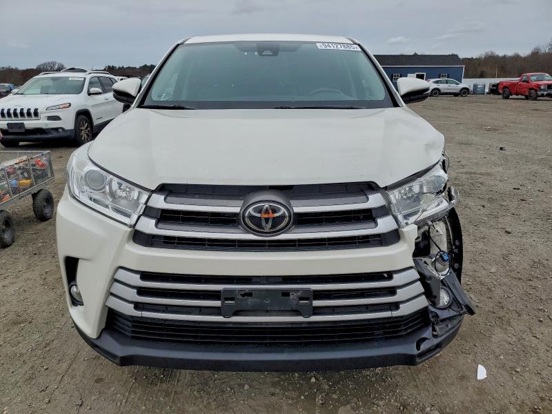 Фото 5 с аукциона – 2018 TOYOTA HIGHLANDER с VIN 5TDBZRFH1JS850542