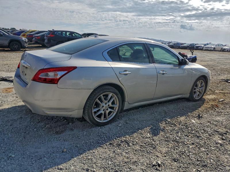 Photo 3 from auction – 2010 NISSAN MAXIMA S with VIN 1N4AA5APXAC868121