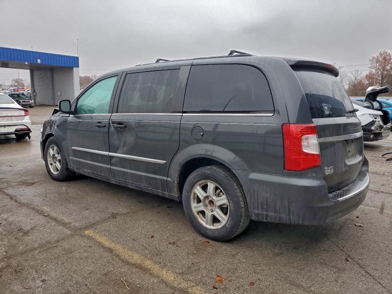 Photo 2 from auction – 2011 CHRYSLER TOWN & COU with VIN 2A4RR8DG8BR761106