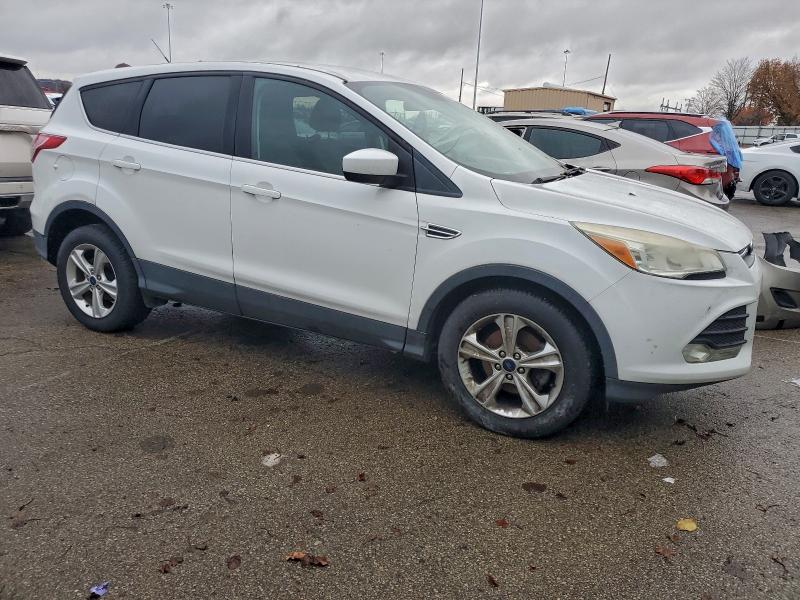 Photo 4 from auction – 2014 FORD ESCAPE SE with VIN 1FMCU0GX0EUE09664