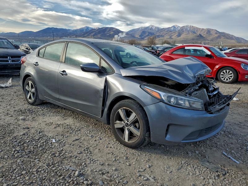 Photo 4 from auction – 2018 KIA FORTE with VIN 3KPFL4A73JE189255