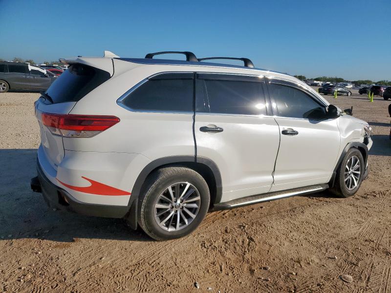 Photo 3 from auction – 2017 TOYOTA HIGHLANDER with VIN 5TDKZRFH2HS515090
