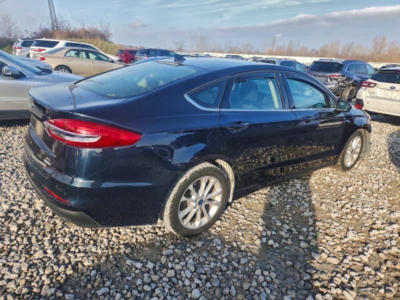 Photo 3 from auction – 2020 FORD FUSION with VIN 3FA6P0HD2LR110832