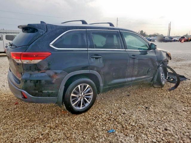 Foto 3 de la subasta – 2017 TOYOTA HIGHLANDER con VIN 5TDJZRFH5HS357064