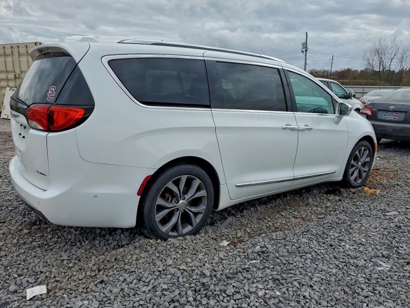 Photo 3 from auction – 2017 CHRYSLER PACIFICA L with VIN 2C4RC1GG8HR602993