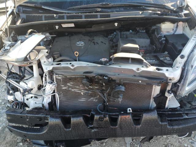 Photo 12 from auction – 2017 TOYOTA SIENNA XLE with VIN 5TDDZ3DC7HS159006