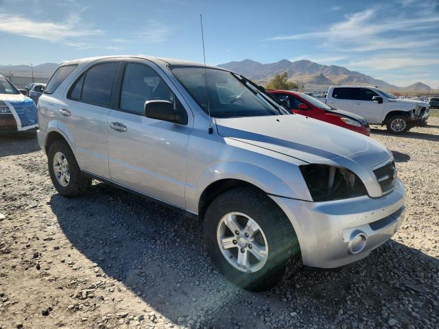 Photo 4 from auction – 2005 KIA SORENTO EX with VIN KNDJC733155501080