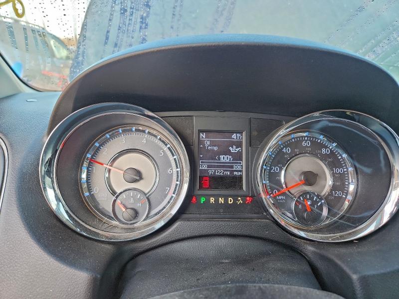 Photo 9 from auction – 2013 CHRYSLER TOWN & COU with VIN 2C4RC1BG5DR535075