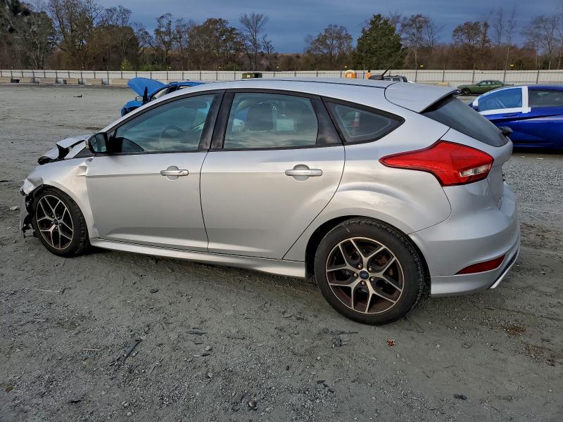 Photo 2 from auction – 2016 FORD FOCUS SE with VIN 1FADP3K28GL289267