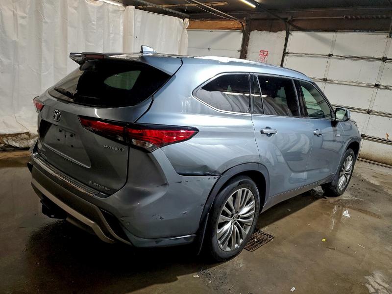 Photo 3 from auction – 2021 TOYOTA HIGHLANDER with VIN 5TDEBRCH1MS052522