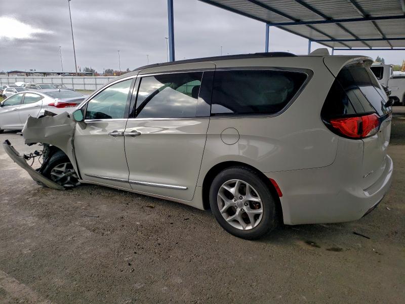 Photo 2 from auction – 2017 CHRYSLER PACIFICA T with VIN 2C4RC1BG4HR794940