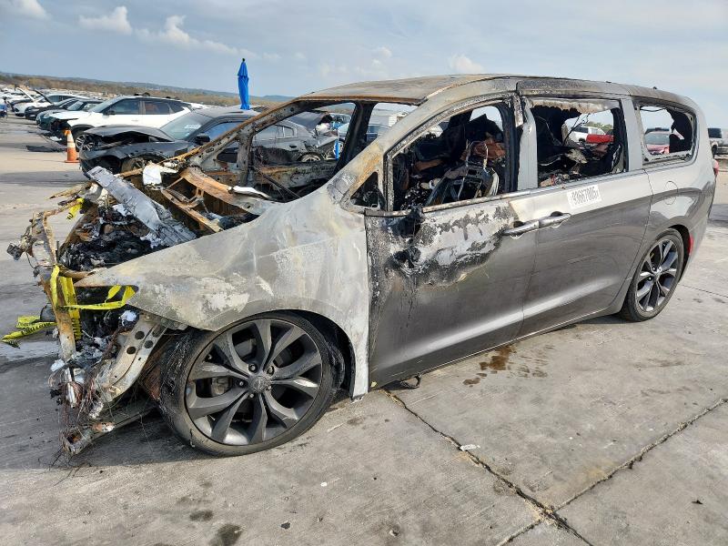 CHRYSLER PACIFICA 2019 with VIN 2C4RC1FG2KR702788 - Photo from auction