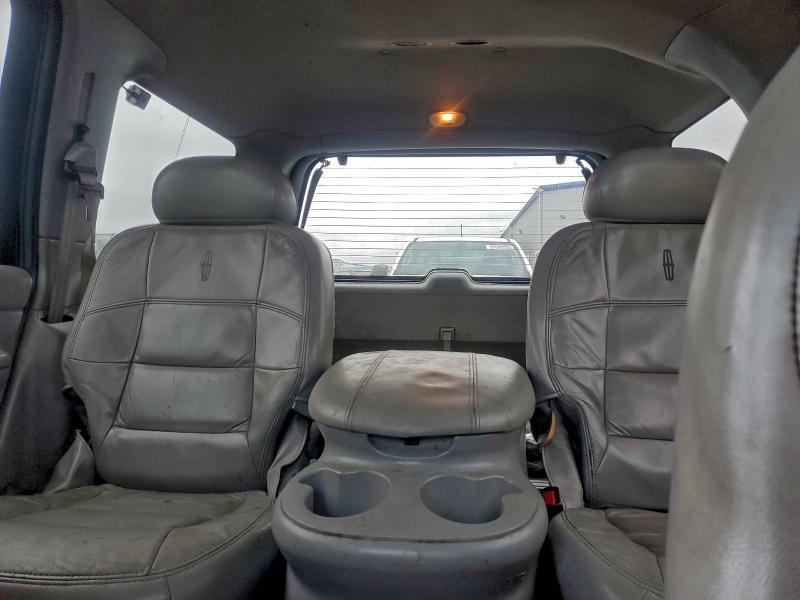 Photo 10 from auction – 2000 LINCOLN NAVIGATOR with VIN 5LMPU28A8YLJ15914