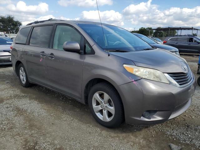 Photo 4 from auction – 2011 TOYOTA SIENNA with VIN 5TDKK3DC7BS011313
