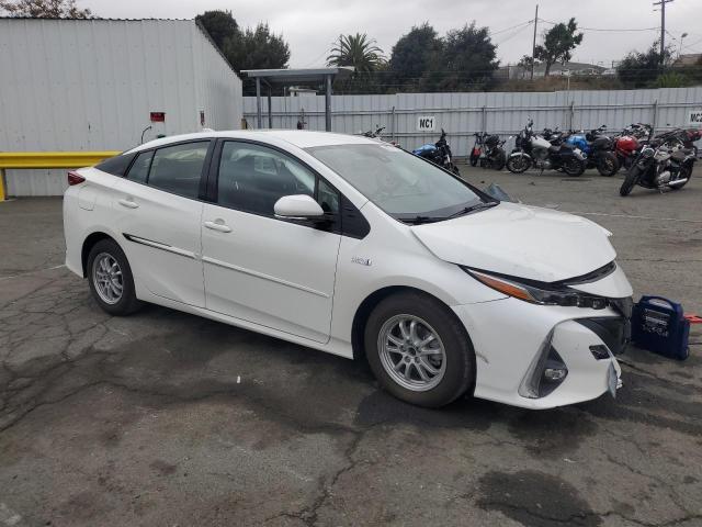 Photo 4 from auction – 2017 TOYOTA PRIUS PRIM with VIN JTDKARFP0H3041270
