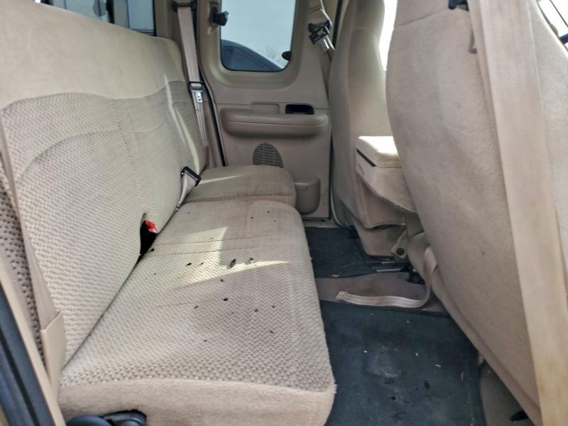 Photo 10 from auction – 2000 FORD F150 with VIN 1FTRX18W2YNA77789
