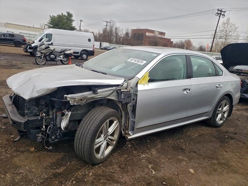 VOLKSWAGEN PASSAT SEL 2015 with VIN 1VWCT7A37FC021342 - Photo from auction