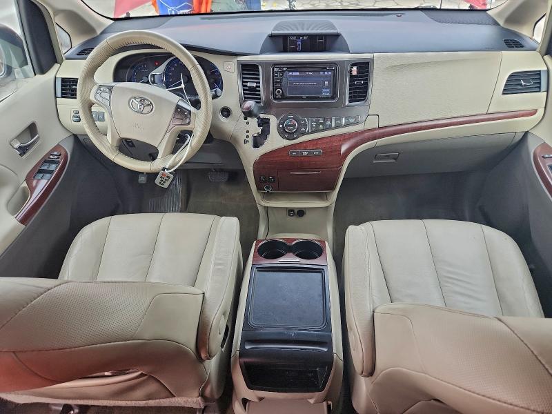 Photo 8 from auction – 2013 TOYOTA SIENNA XLE with VIN 5TDYK3DC8DS390058