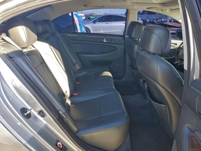 Photo 10 from auction – 2011 HYUNDAI GENESIS 4. with VIN KMHGC4DF4BU133640