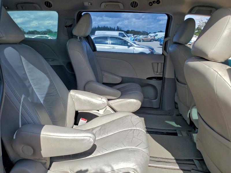Photo 11 from auction – 2011 TOYOTA SIENNA with VIN 5TDZK3DC1BS164333
