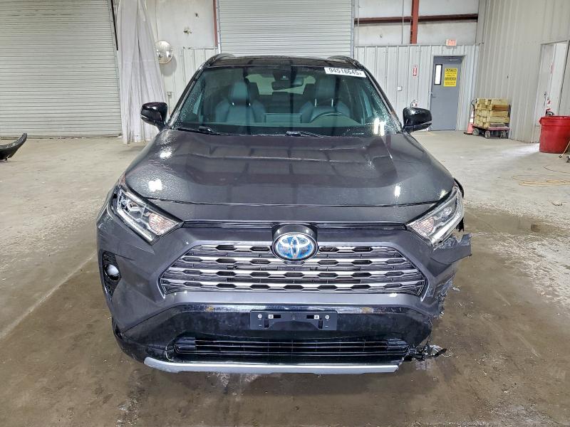 Photo 5 from auction – 2021 TOYOTA RAV4 XSE with VIN 2T3E6RFV2MW005861