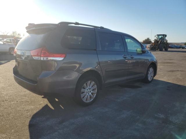 Photo 3 from auction – 2011 TOYOTA SIENNA XLE with VIN 5TDDK3DC3BS015545