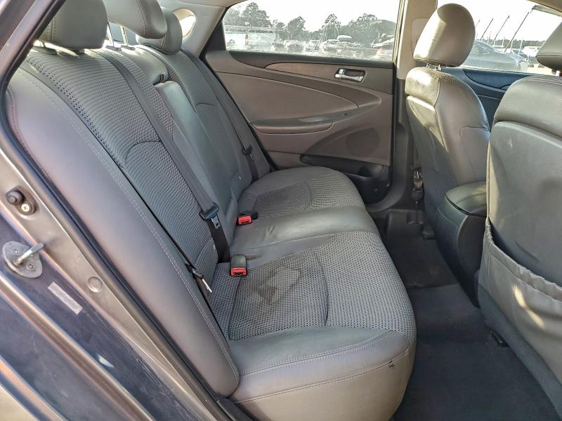 Photo 10 from auction – 2011 HYUNDAI SONATA SE with VIN 5NPEC4AC1BH041353