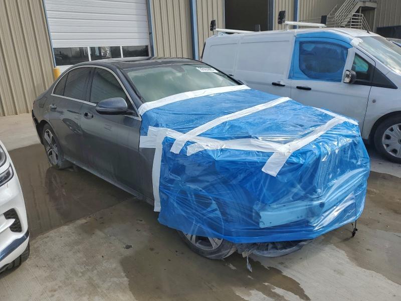 Photo 4 from auction – 2018 MERCEDES-BENZ E 300 with VIN WDDZF4JBXJA391981