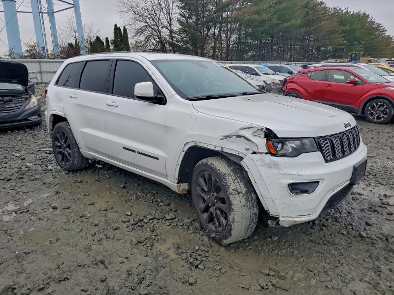 Photo 4 from auction – 2017 JEEP GRAND CHER with VIN 1C4RJFAG0HC821404