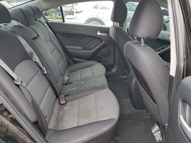 Photo 10 from auction – 2018 KIA FORTE LX with VIN 3KPFL4A77JE172636